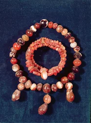 Sieraden uit Khorsabad, Irak (agaat)